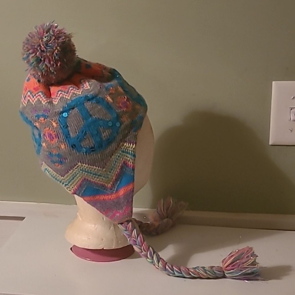 Justice Hat  - Picture 4 of 8